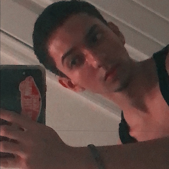 Meet your Posher, Carlos - Picture 1 of 1